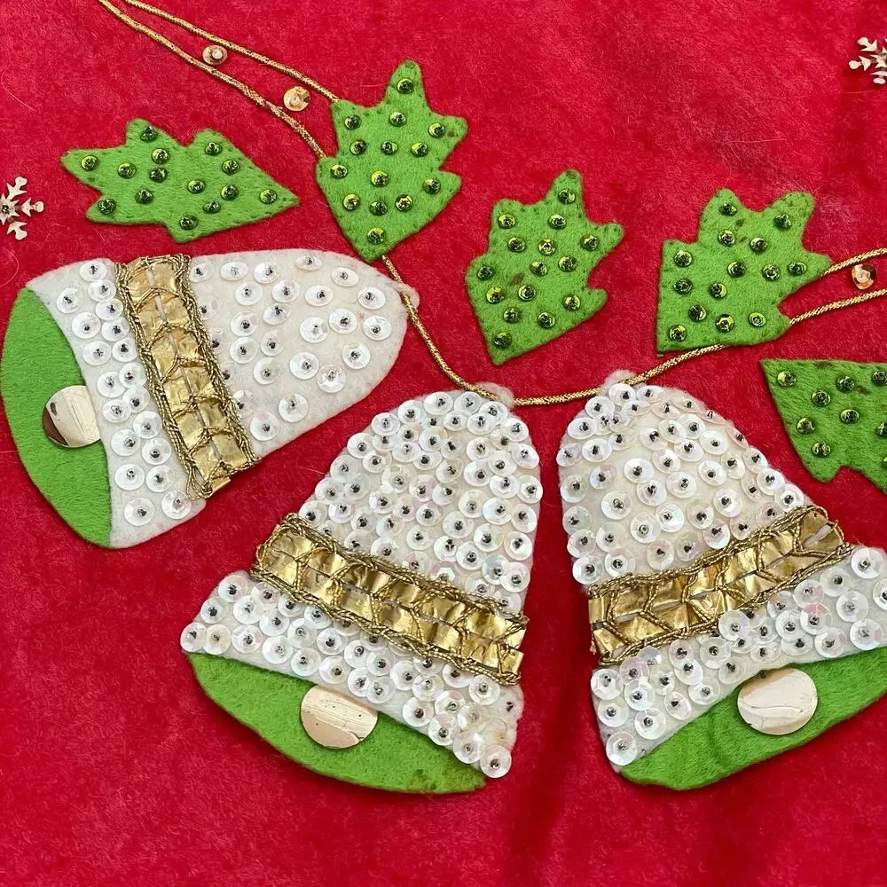 Vintage Bucilla Christmas Tree Skirt Tablecloth Felt Bead Sequin Bell 48” READ